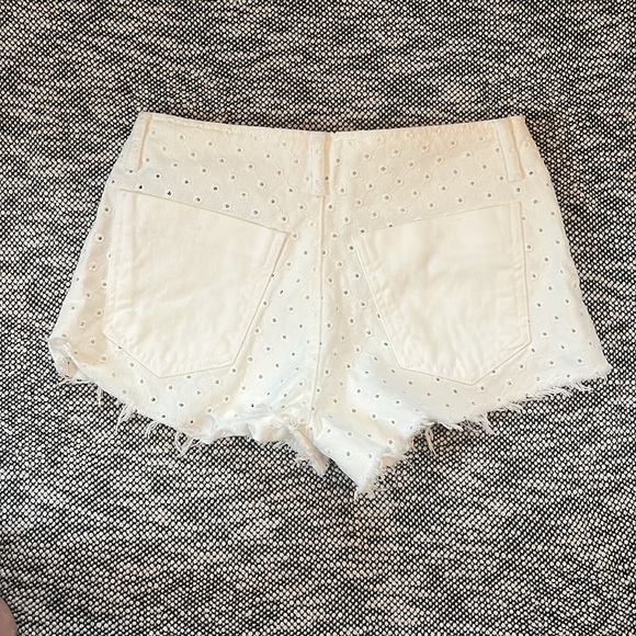 Zara white eyelet shorts - Picture 3 of 3